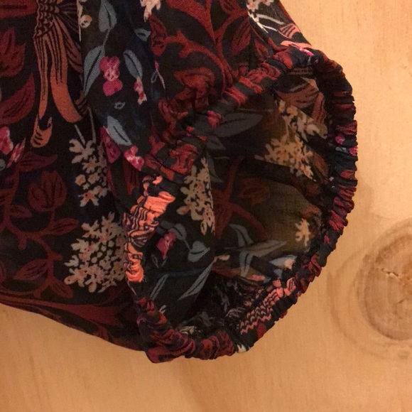 Floral Red Blouse - Picture 6 of 7